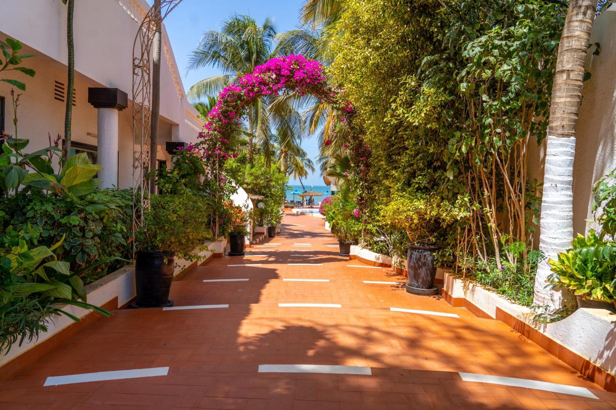 Hotel Africa Queen Somone Buitenkant foto